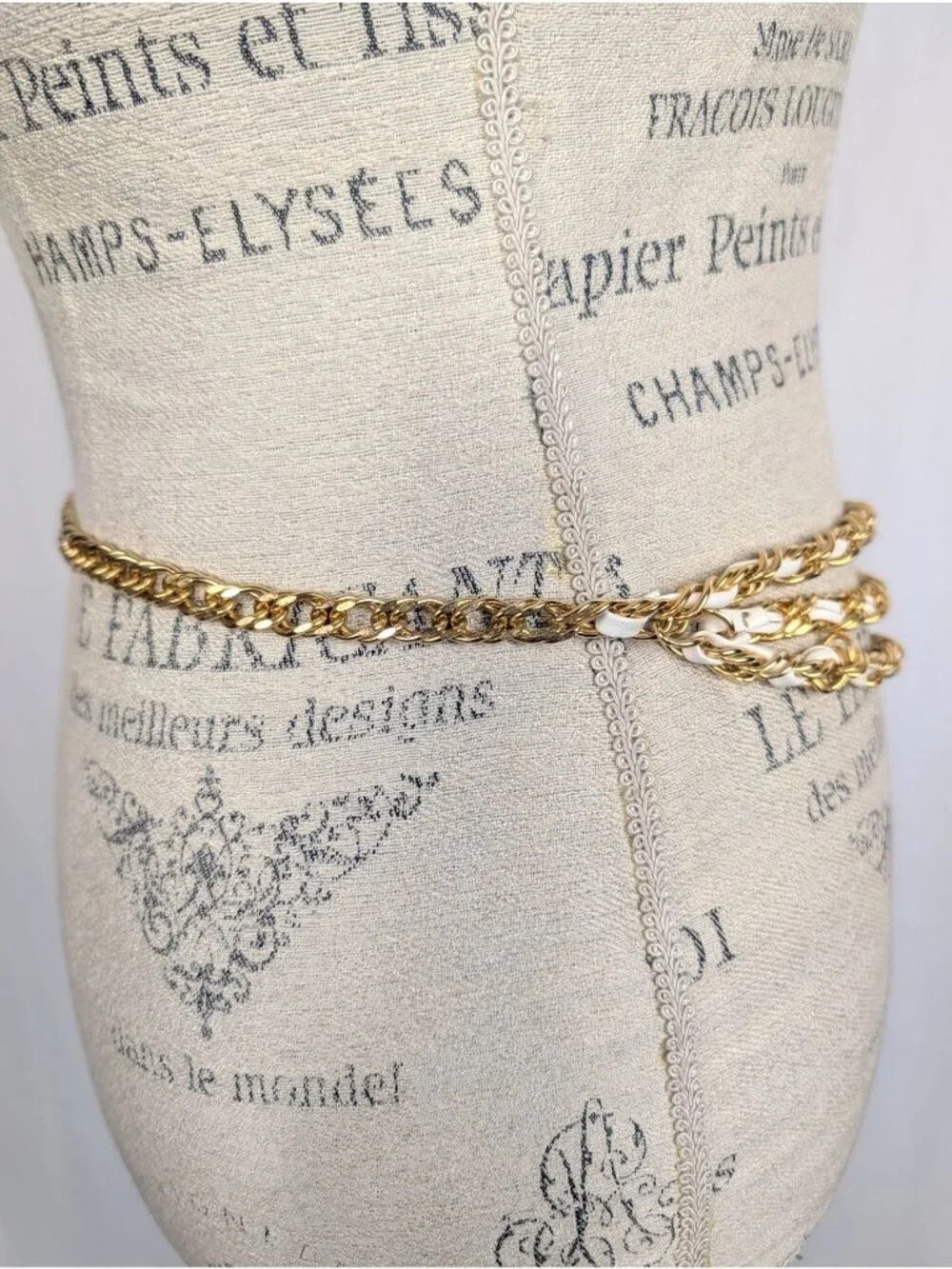 Vintage 90s Gold Chain Belt Small Medium White